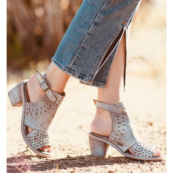 NIB Roan by Bed Stu Christine P 8 Nubuck Open Toe Ankle Strap Perforated Sandal - Picture 13 of 14